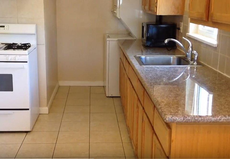 2nd image of 122 Dutton Ave