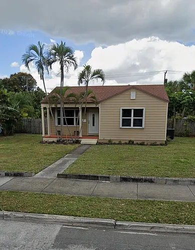 1007 Avon Rd Photo 1