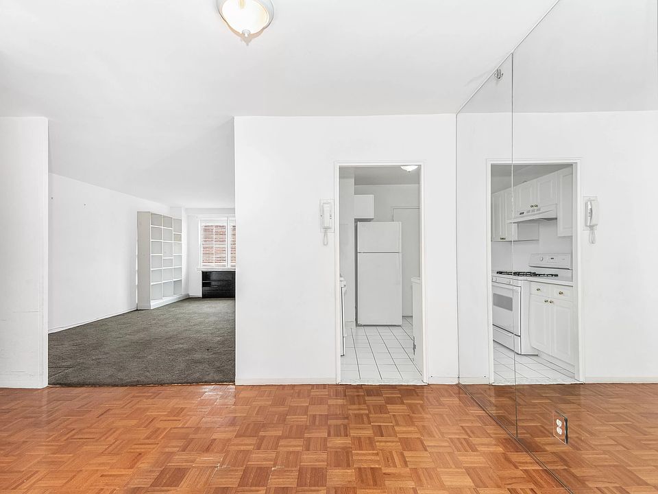 1st image of 5700 Arlington Ave APT 22X