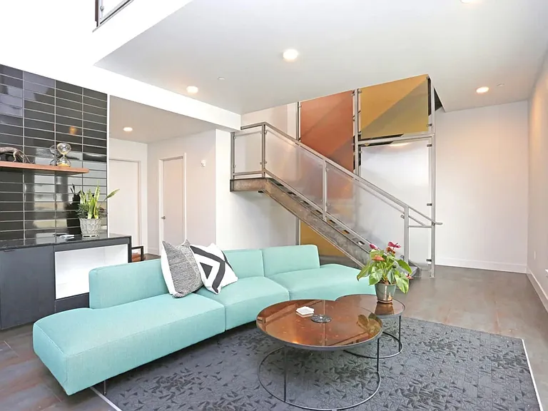 Adell Apartments — Photo 14