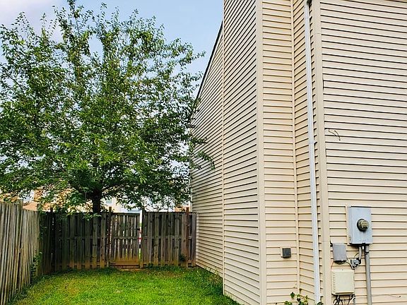 2nd image of 3431 Belfry Ln