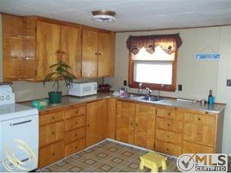 154Kitchen.jpg