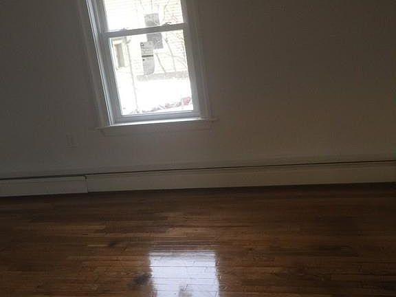 3rd image of 4 Essex Pl