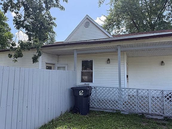 2nd image of 107 W Van Buren Ave