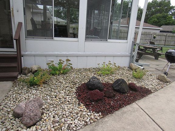 5th image of 9210 Parkway Dr