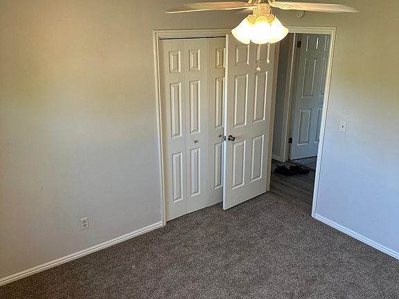 3rd image of 3018 S Bayberry Cir