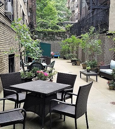 5th image of 339 E 58th St APT 9G