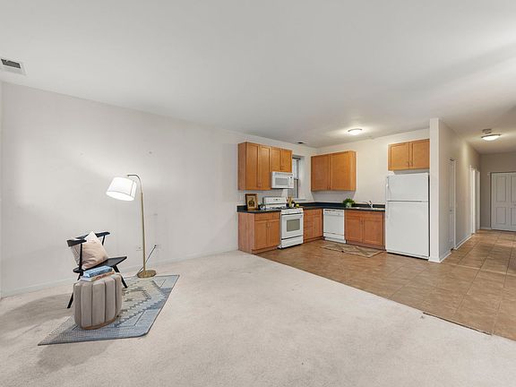 4th image of 915 S Lytle St APT 102