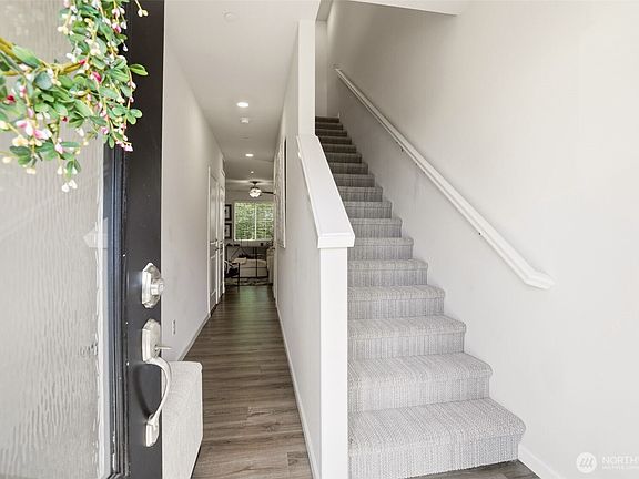 3rd image of 8812 E Gilman Avenue