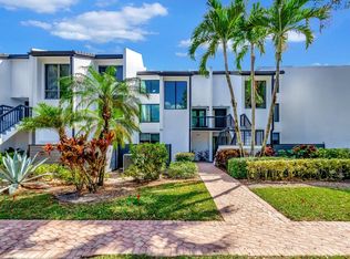3607 Bridgewood Dr, Boca Raton, FL 33434
