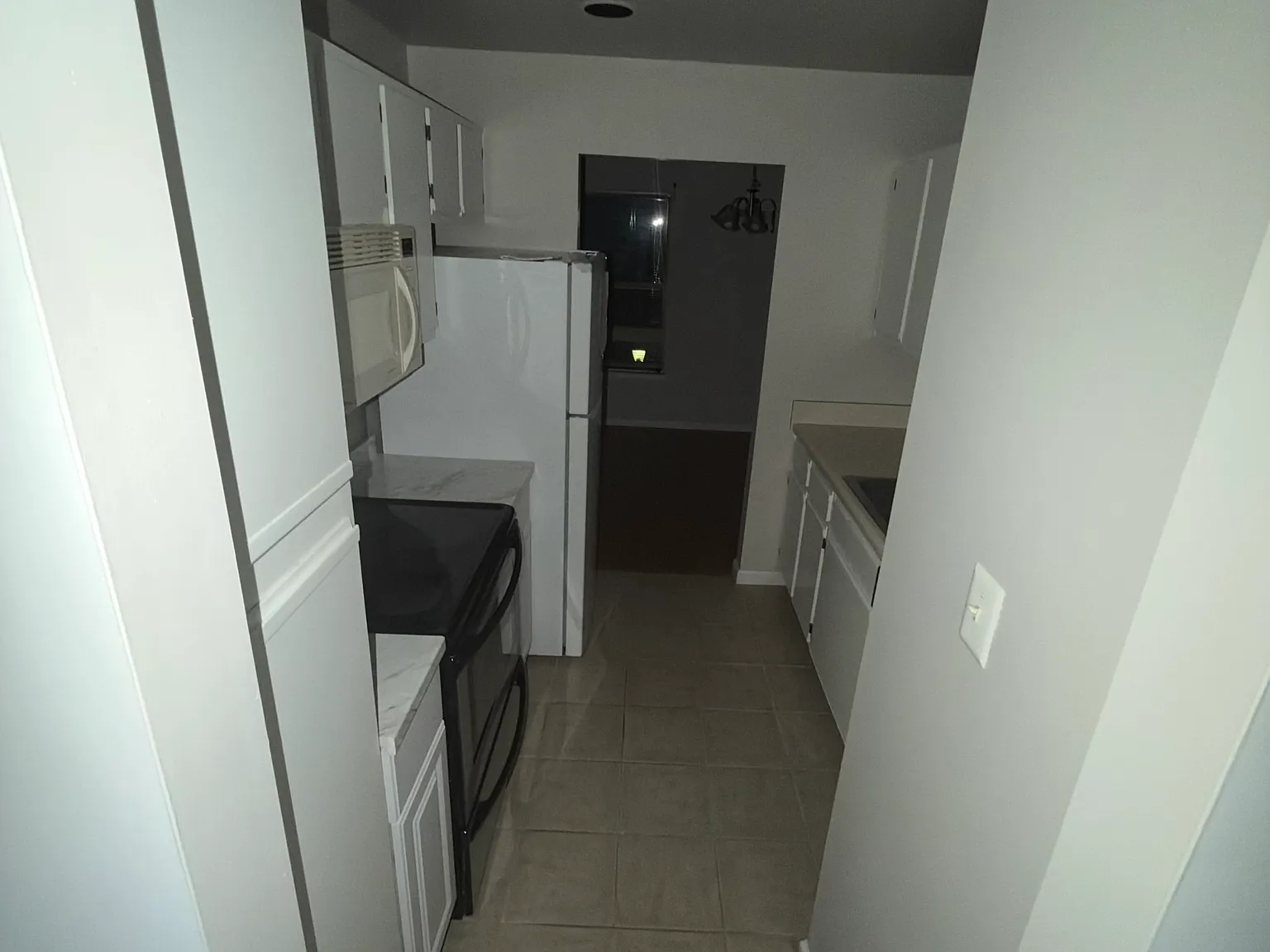 2 bed, 1000 sqft, $1,876 — Photo 4