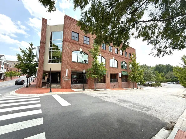 Kent Square North, 202 S Main St #302, Blacksburg, VA 24060