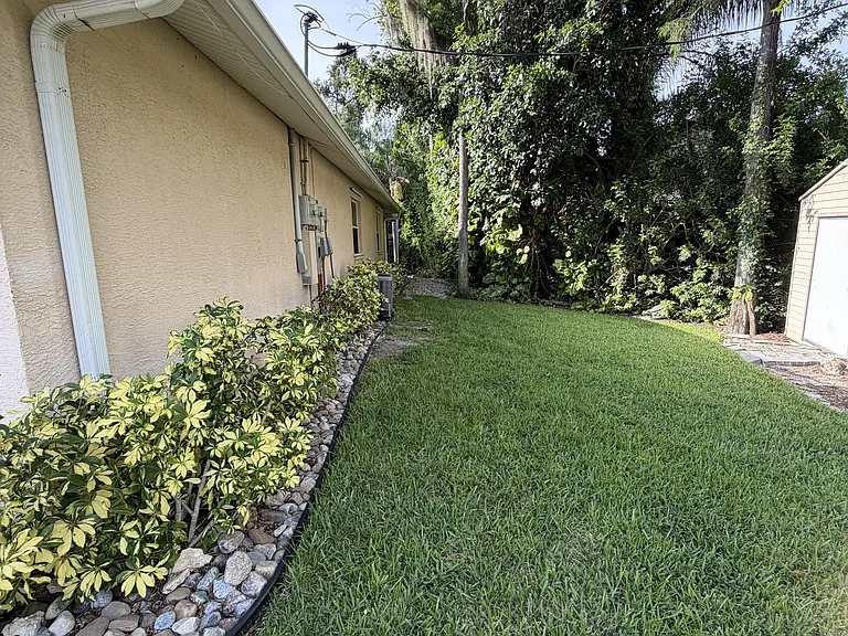 9211 Seville Rd — Photo 13