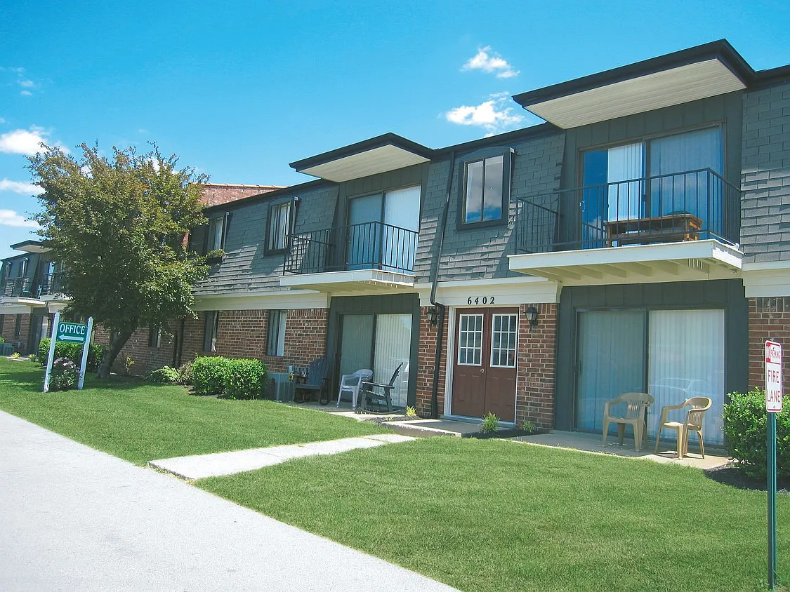 Pebble Creek Apartments — Photo 1