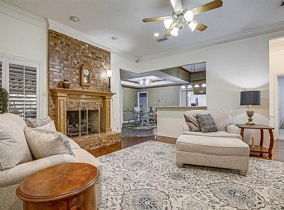 5th image of 502 Lake Meadows Dr