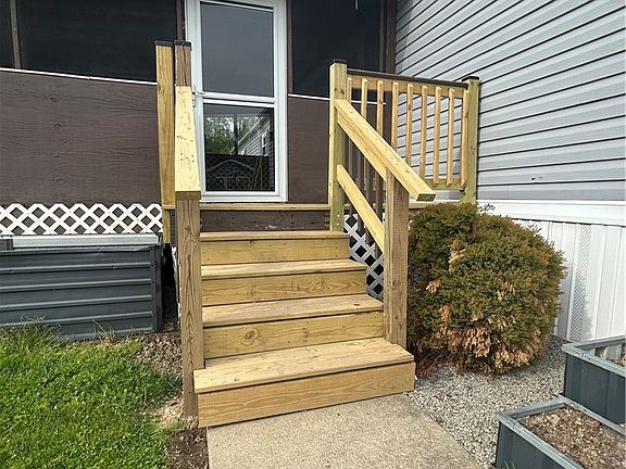4th image of 28 Hilltop Dr