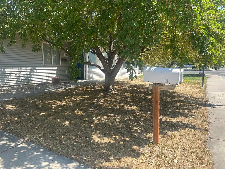 102 W Mesa Ave #B — Photo 1