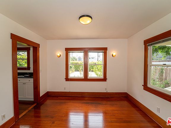 4th image of 303 Brooks Ave