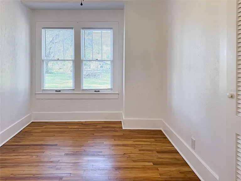 2520 NE 70th St — Photo 23
