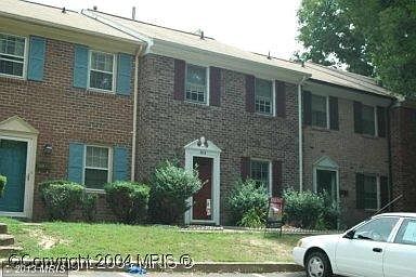1st image of 305 Olde Greenwich Dr