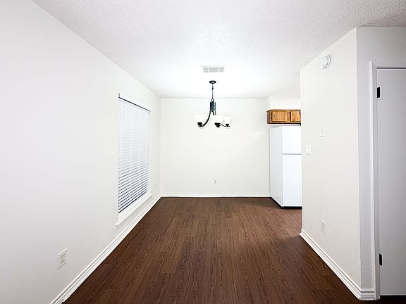 4th image of 115 S Frio St #A