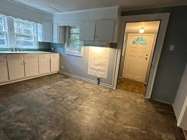 18 Spruce St, Startex, SC 29377