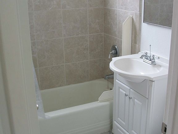 2nd image of 840 32nd Ave APT C