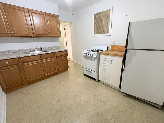 4th image of 30-26 47th St #1L