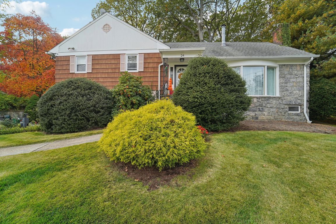 Pamela Ln-S2910-001.jpg