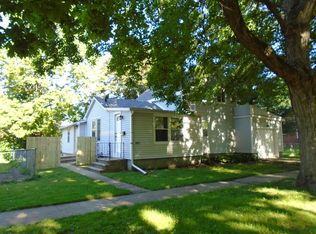 402 6th Ave, Mendota, IL 61342