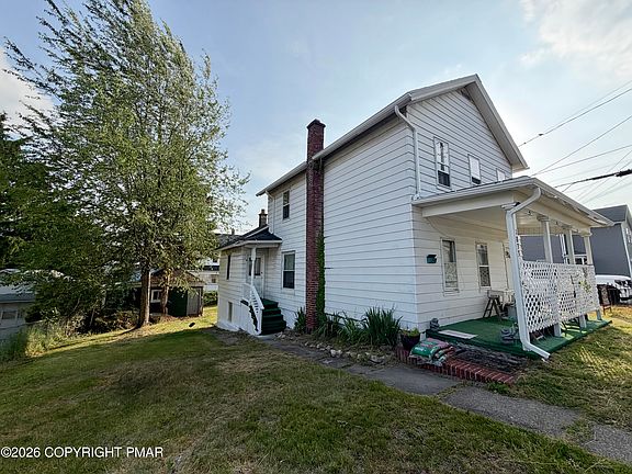 3rd image of 1833 Price St