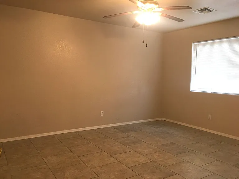 9815 S Phoenix Dr — Photo 7