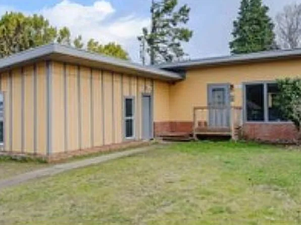 1905 Broadway Ave, North Bend, OR 97459