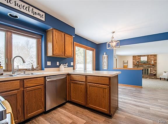 3rd image of 9615 Rosemary Ln