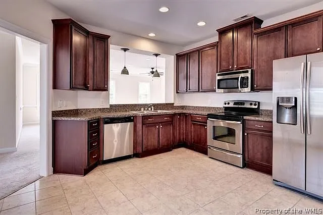 202 Braemar Crk — Photo 4