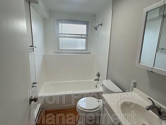 3rd image of 45 Marlborough St APT 1B