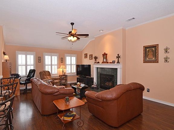 5th image of 8216 Burleigh St