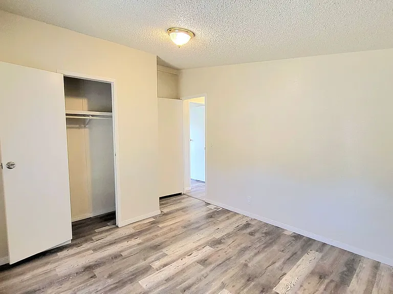 6720 Conestoga Pkwy — Photo 30
