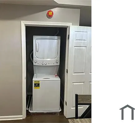 1416 Presstman St — Photo 10