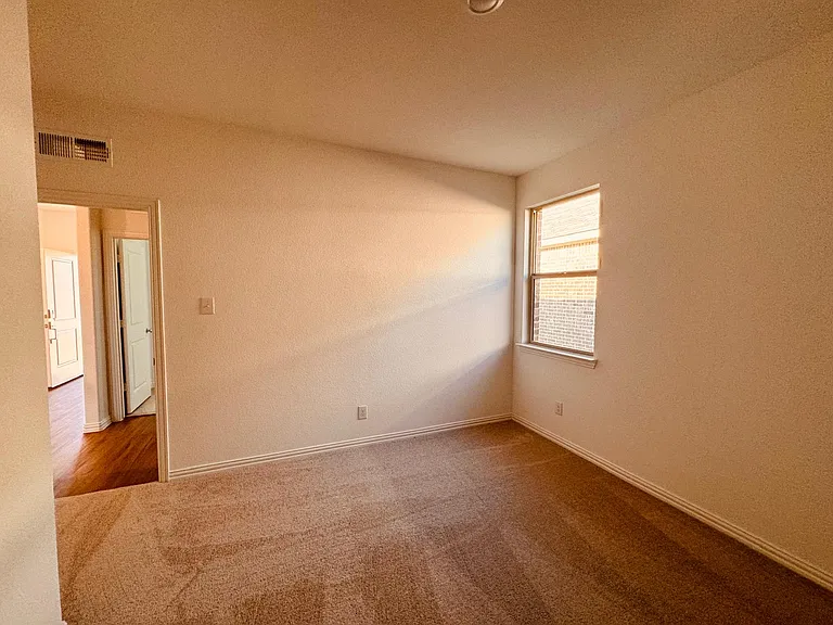 209 Ardsley Ln — Photo 6