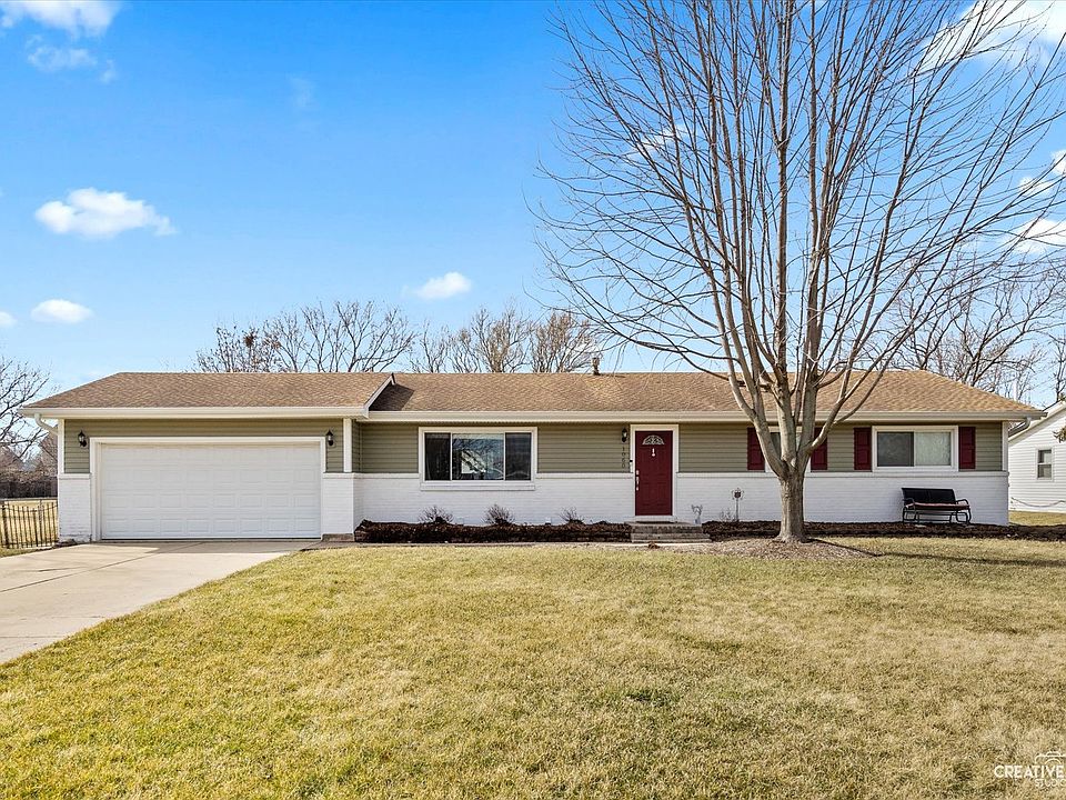 1060 Trask St Aurora IL 60505 Zillow