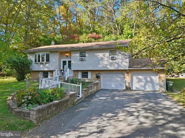 4506 4th Ter, Bangor, PA 18013