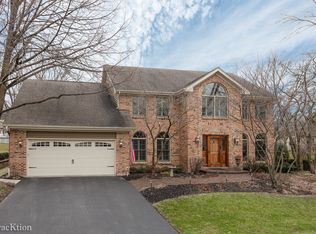 2239 University Dr, Naperville, IL 60565