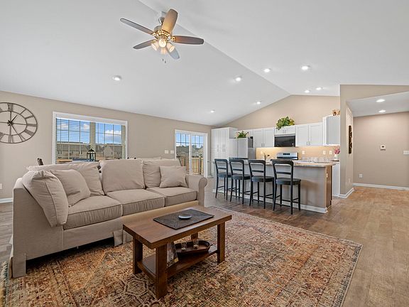 5th image of 732 Keller Dr