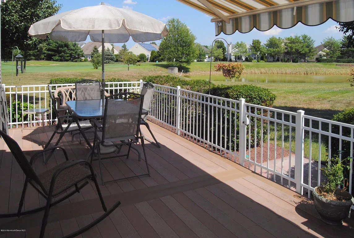 4 Fontainebleau Ct photo 1