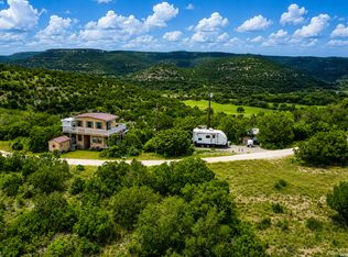 982 Skyview Ln, Camp Wood, TX 78833