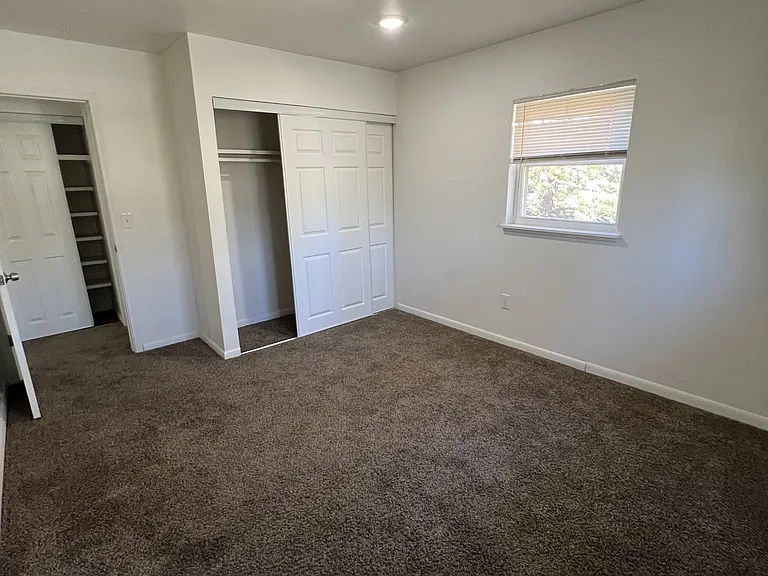 2009 W Holmes Rd #11 — Photo 12