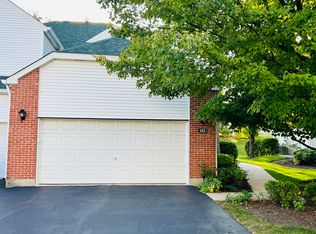 112 S Pembroke Cir, Lake Bluff, IL 60044