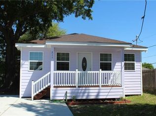 211 1st St, Chalmette, LA 70043