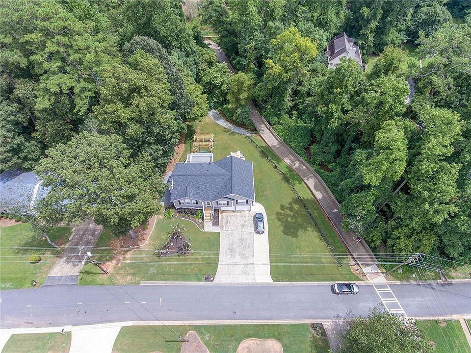 1st image of 111 Pinehill Dr